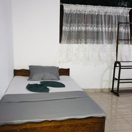 Sun Rise Hostel Negombo Ngoại thất bức ảnh
