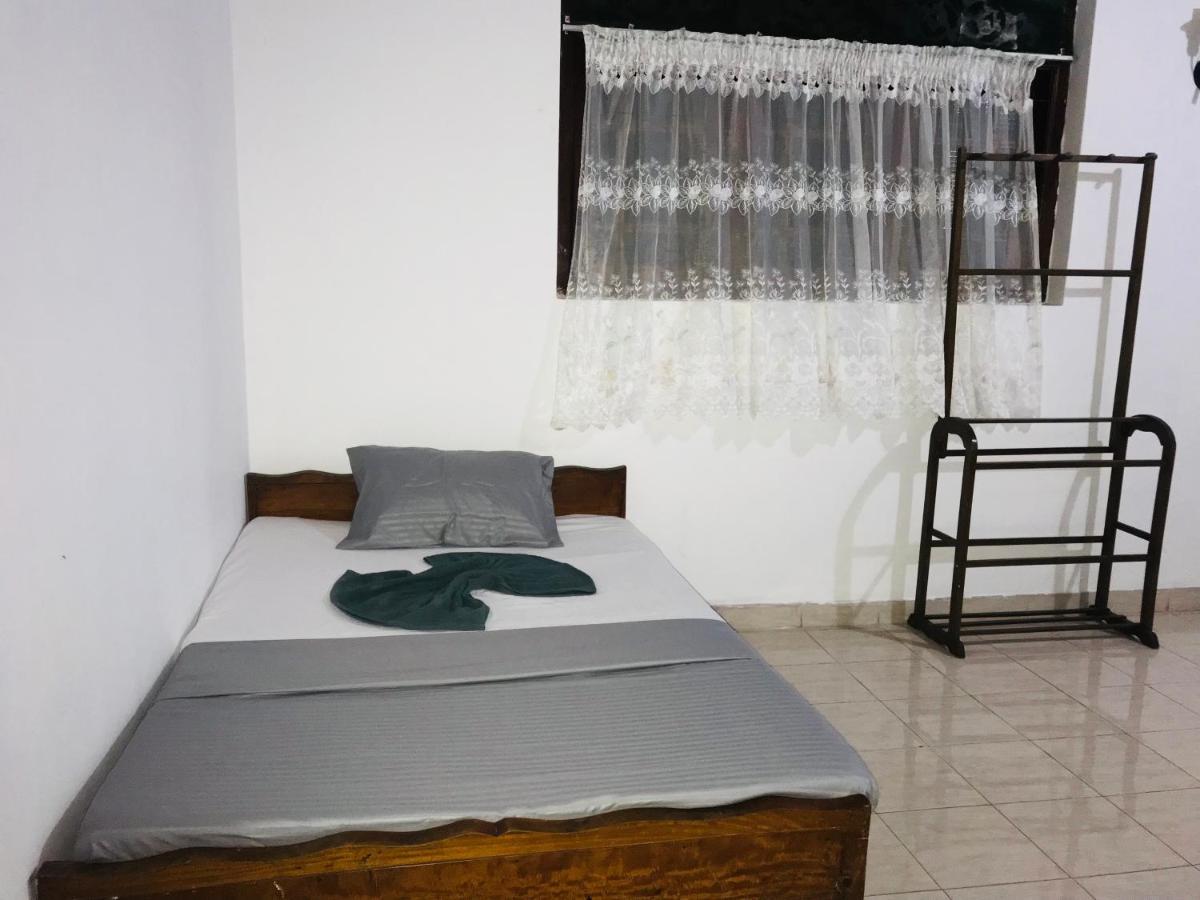 Sun Rise Hostel Negombo Ngoại thất bức ảnh