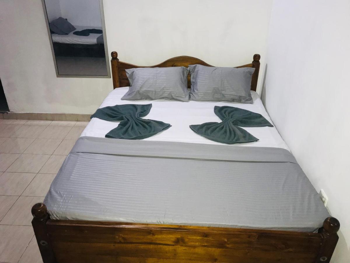 Sun Rise Hostel Negombo Ngoại thất bức ảnh