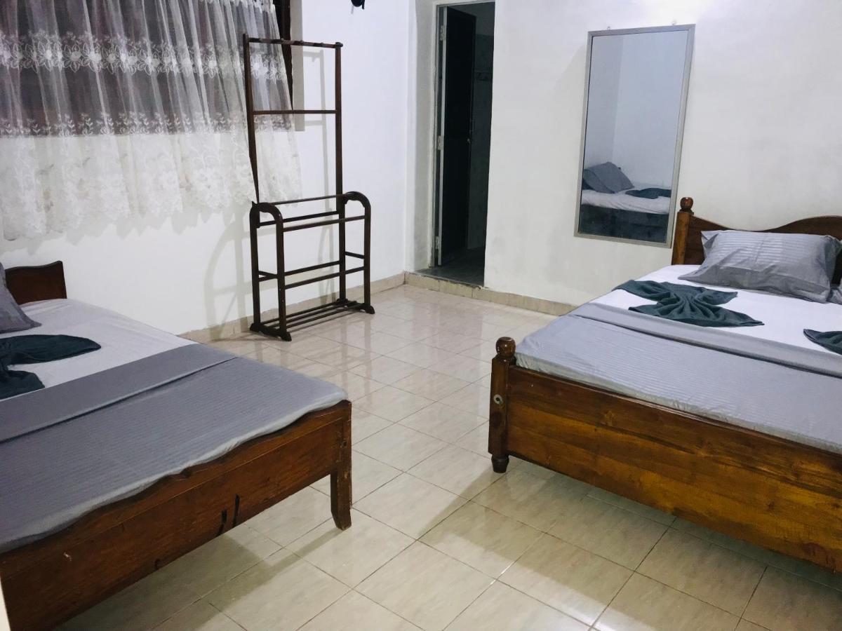 Sun Rise Hostel Negombo Ngoại thất bức ảnh
