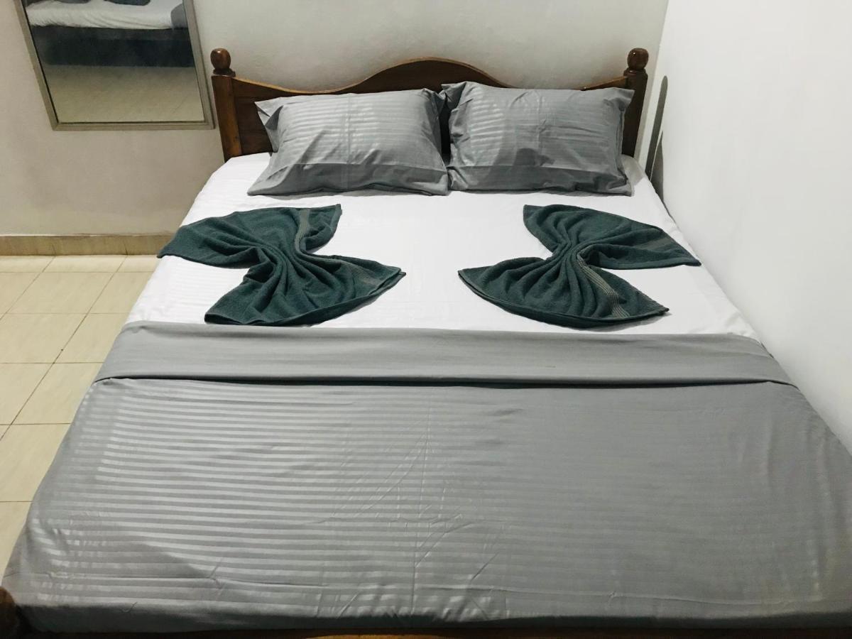Sun Rise Hostel Negombo Ngoại thất bức ảnh