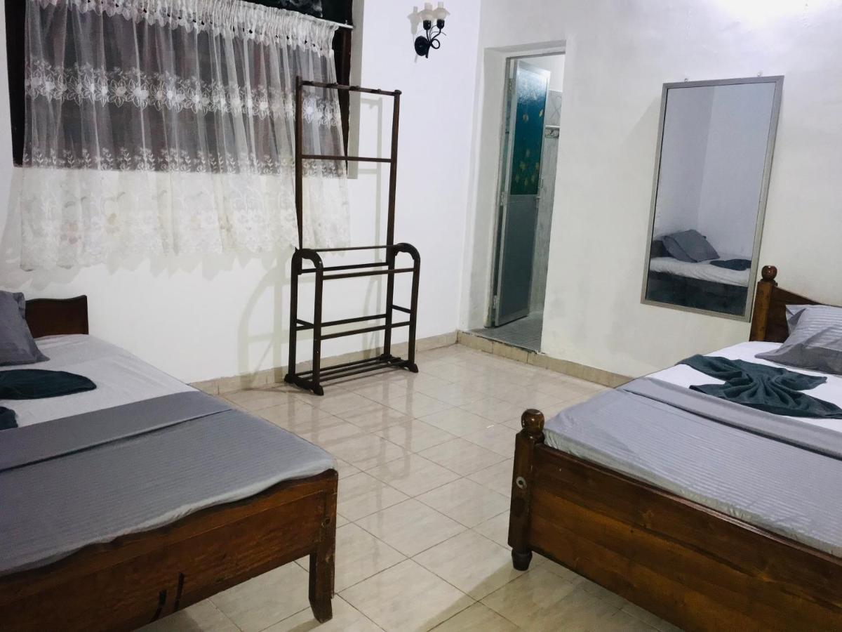 Sun Rise Hostel Negombo Ngoại thất bức ảnh