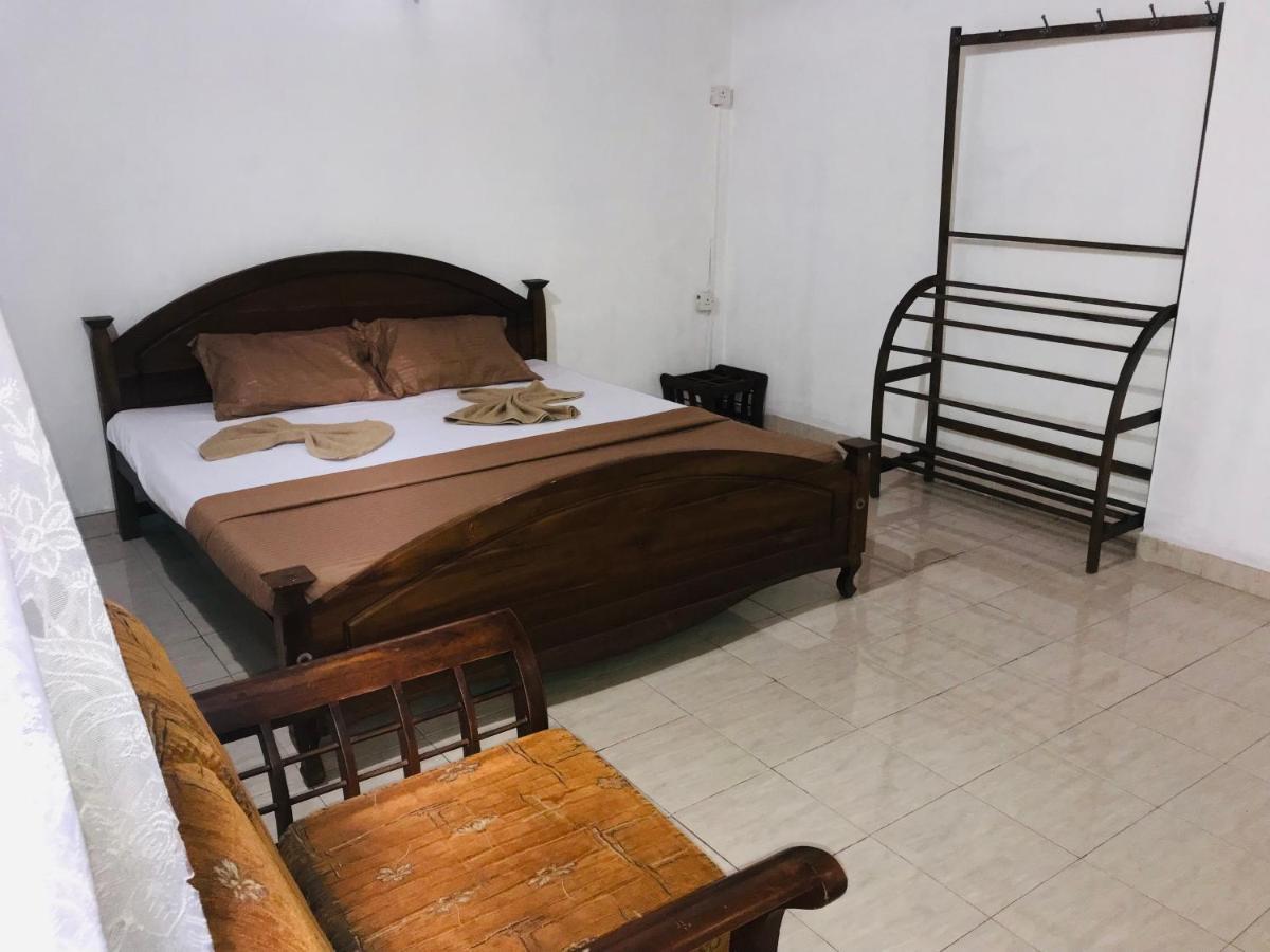 Sun Rise Hostel Negombo Ngoại thất bức ảnh