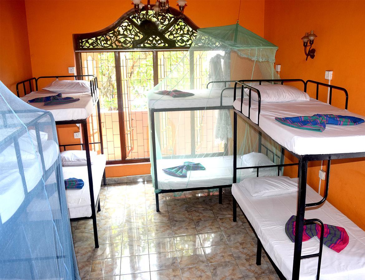 Sun Rise Hostel Negombo Ngoại thất bức ảnh